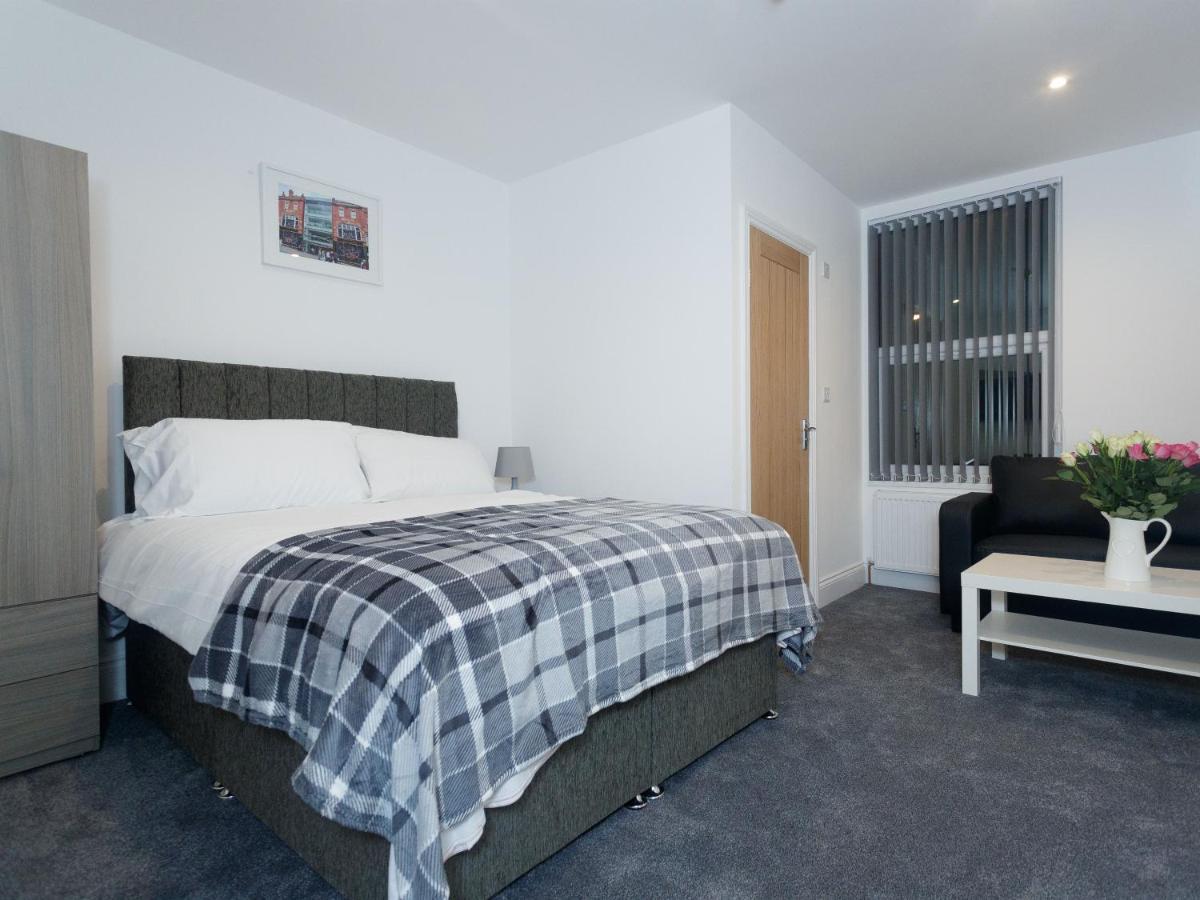 Hillcrest * Leeds (West Yorkshire)