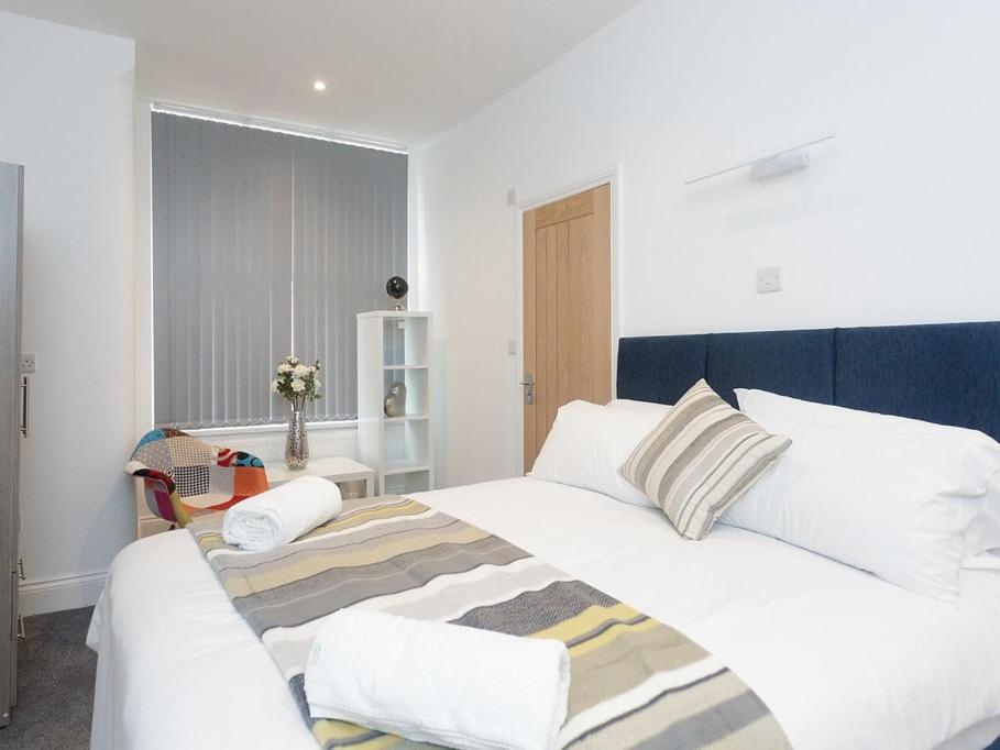 Hillcrest Leeds (West Yorkshire)